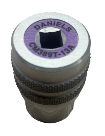 37 00193 - DMC, Daniels manufacturing corporation, CM389T-13A, ADAPTOR TOOL (ALUM.) SIZE 9 PLUG